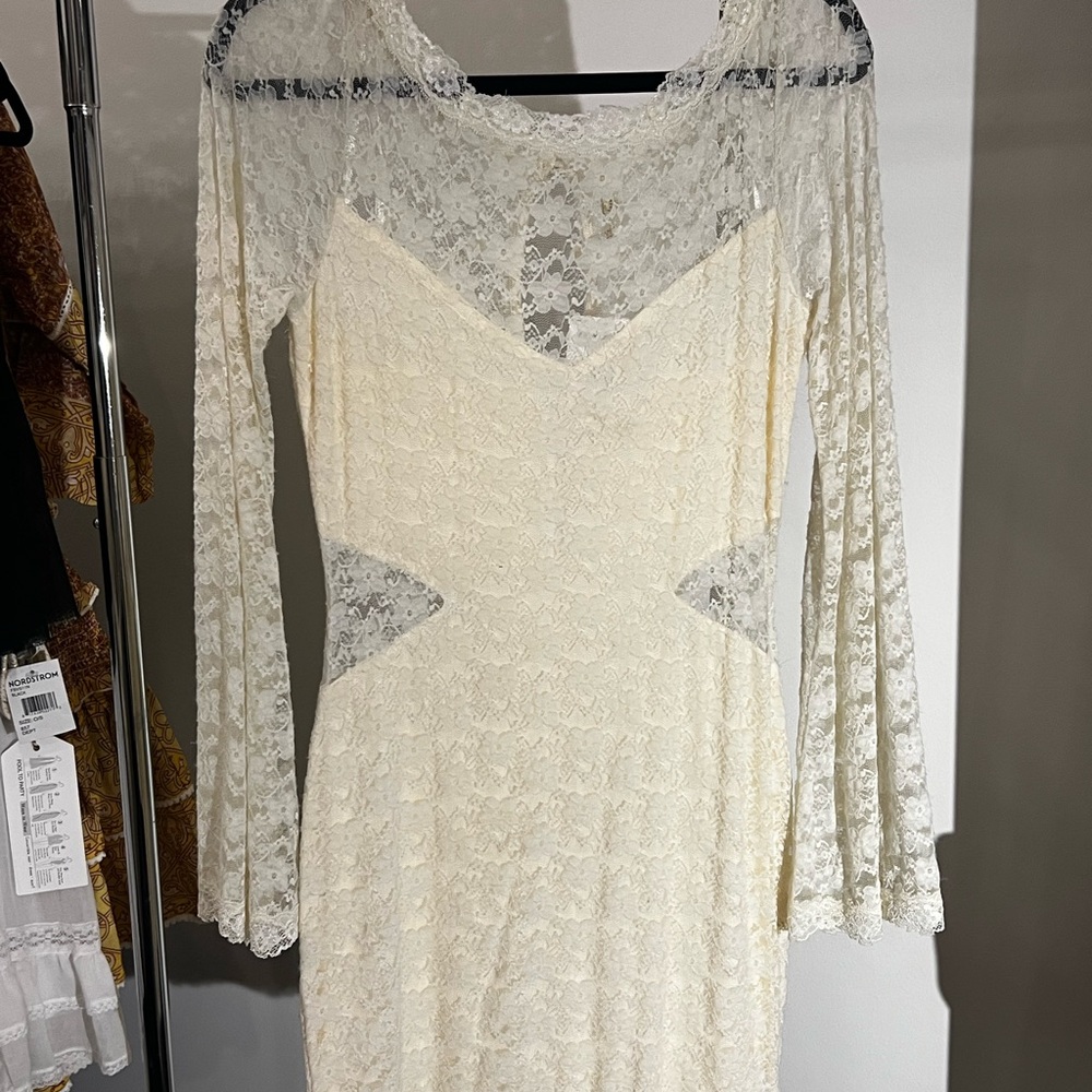 Elegant Cream Lace Dress